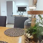 Dom Nad Jeziorem Widokowka Casa vacanze *