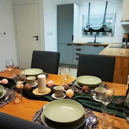 Semesterbostad Dom Nad Jeziorem Widokowka Żywiec