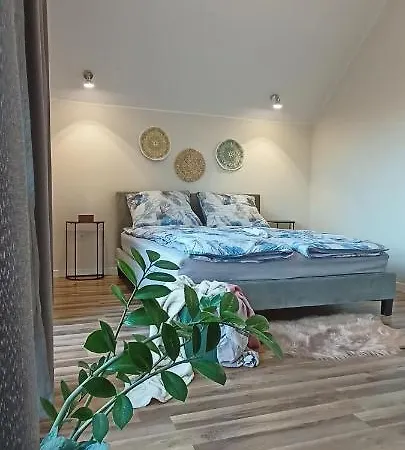 Dom Nad Jeziorem Widokowka Hébergement de vacances
