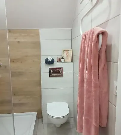 Dom Nad Jeziorem Widokowka Hébergement de vacances Żywiec