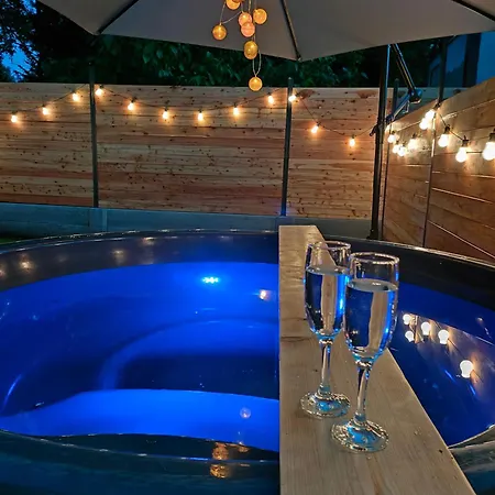 Dom Nad Jeziorem Widokowka Semesterbostad Żywiec