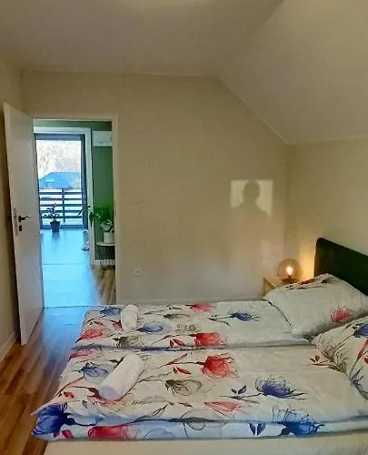 Dom Nad Jeziorem Widokowka Vakantiehuis *