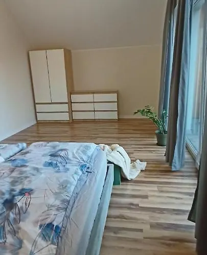 Dom Nad Jeziorem Widokowka Vakantiehuis *